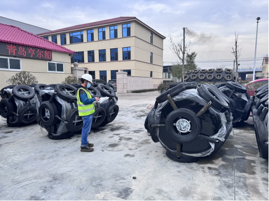 Морской плавучий док Пенообразованный твердый материал EVA для защиты лодок