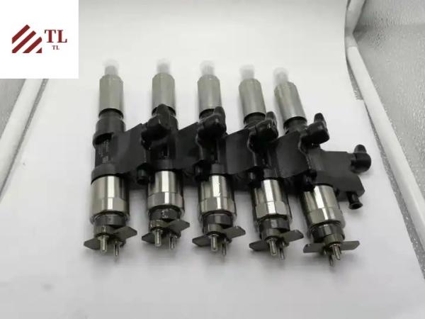 095000-8900 095000-8901 095000-8902 095000-6373 Isuzu Crawler Excavator Fuel Injector