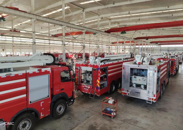 Caminhão de bombeiros de torre de água de lança dupla de 60 metros com tanque de combustível de 315 litros e tanque de líquido de 6.000 litros