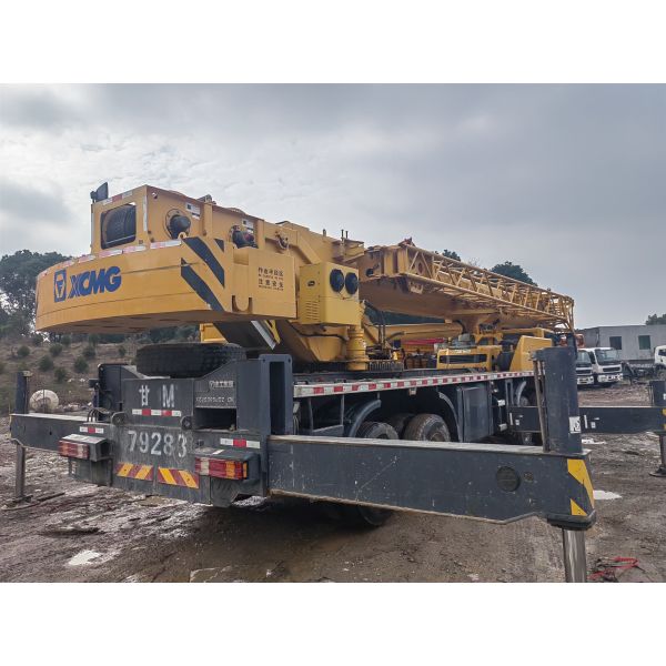 Used 2020 XCMG QY40KC 40 Ton Truck Crane
