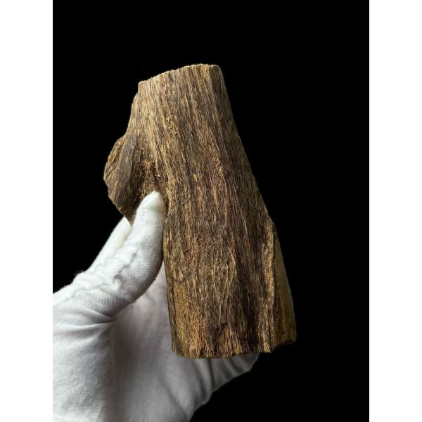 High grade OUD Agarwood resin suitable for crafting exclusive perfumes and therapeutic aromatic products internationally