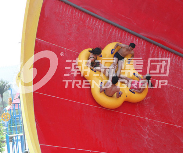 Оборудование спортивной площадки смешных игр скольжения воды торнадоа семьи напольное