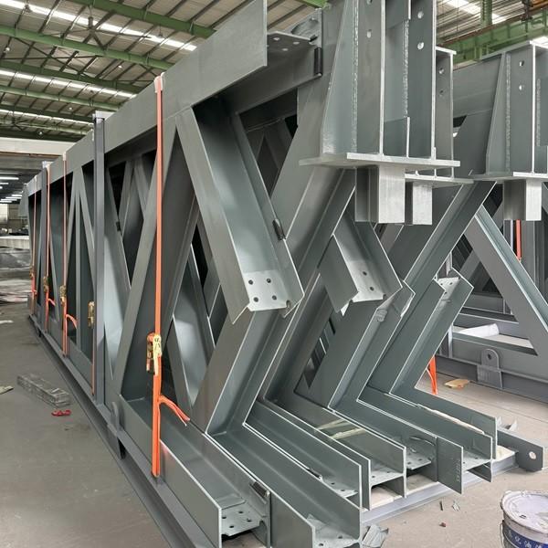 Customized Heavy Duty Steel Truss Structure Fabricated For Bridge