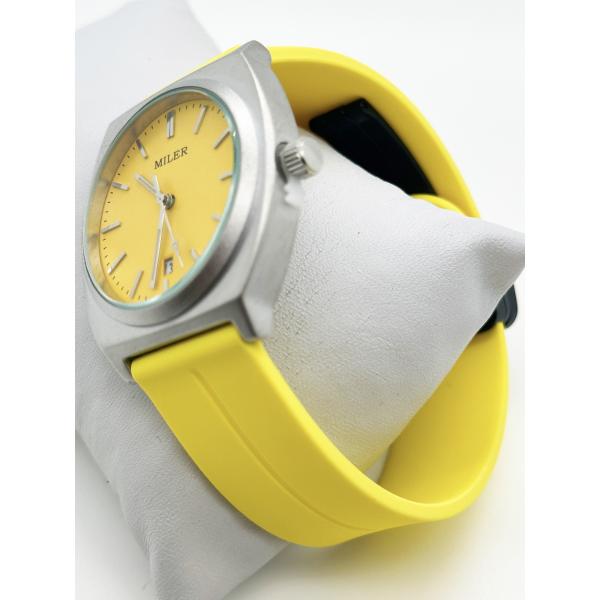 Фабрика оптовые водонепроницаемые силиконовые ремни Часы кварцевые Движение мужские цифровые спортивные часы