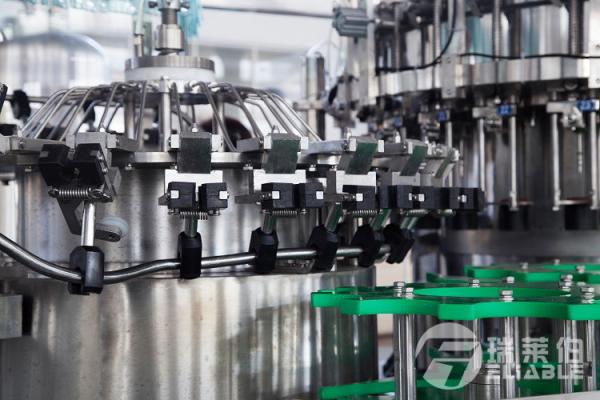 Auto Glass Milk Bottle Filling Machine Vertical Filling Machine For Beverage / Mineral Water