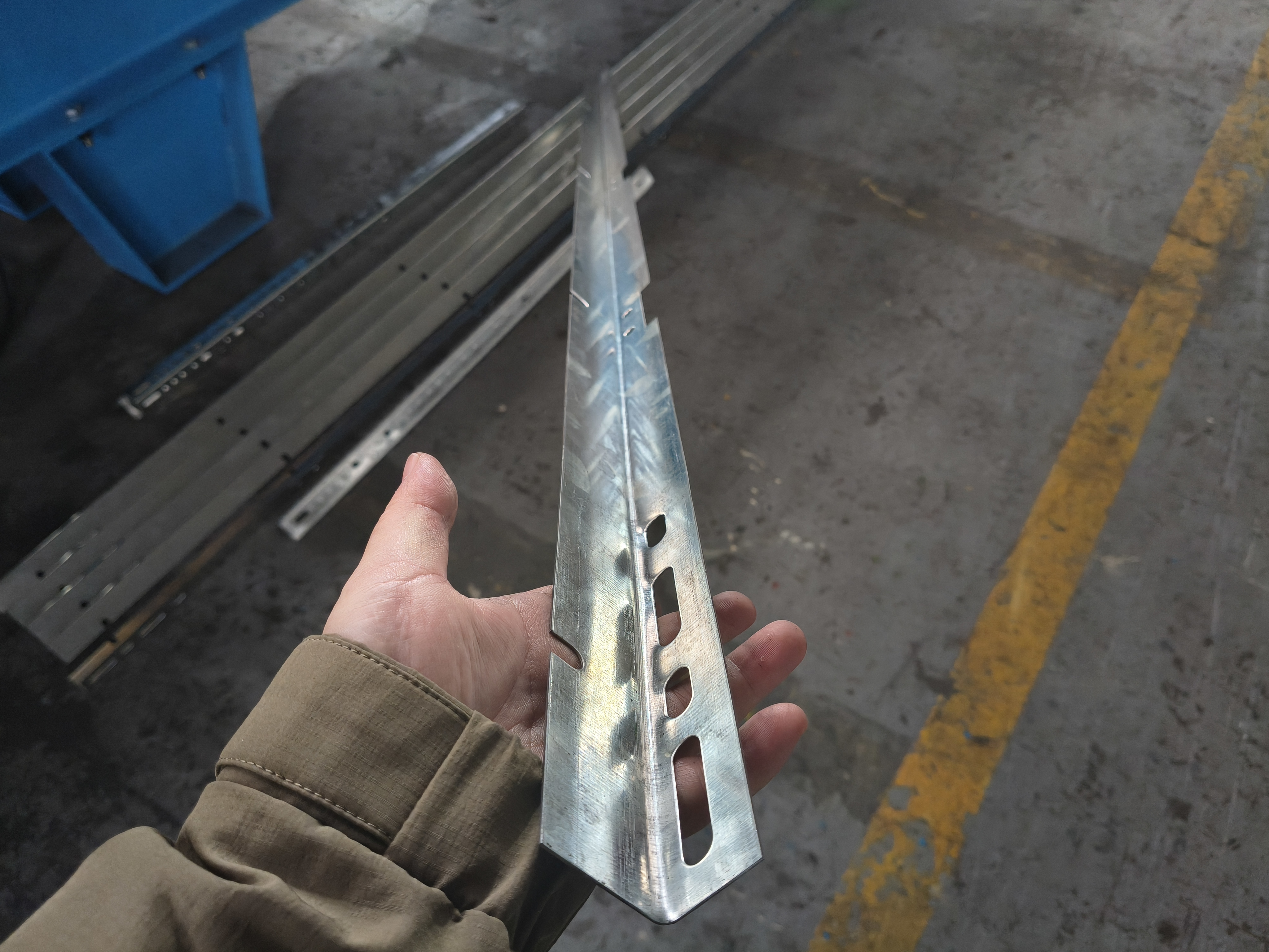 Garage Door System 1.5 & 2 Inches Punched Angle/Perforated Garage Door Angle Track  Rail Roll Forming Machine