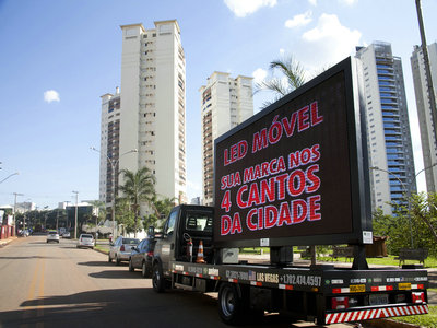 Outside Advertising P8 Mobile Digital Billboard Truck Full Color High Refresh Rate