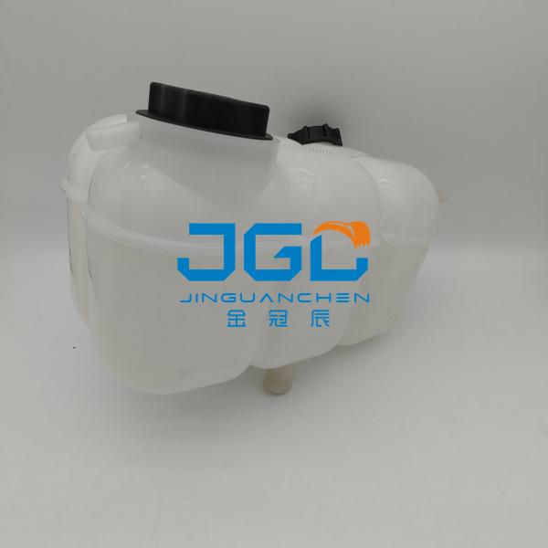 Excavator Accessories 17411509 17411510 Applies To The EC200D EC210D Auxiliary Water Tank