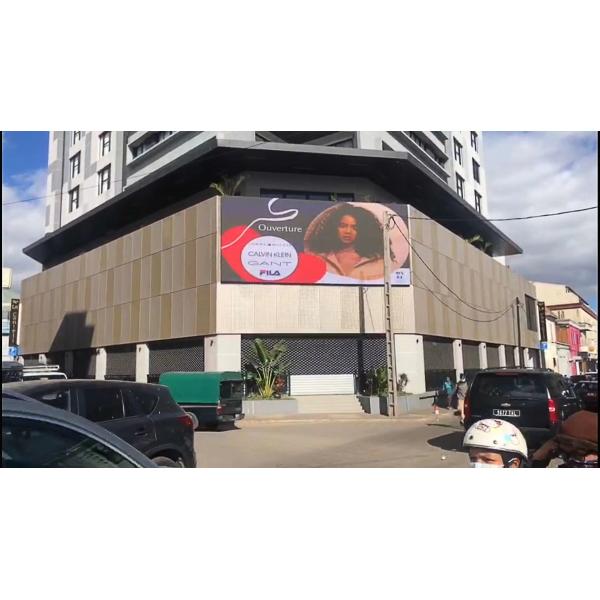 Наружный полноцветный светодиодный экран с высокой яркостью и частотой обновления 1920-3840 Гц