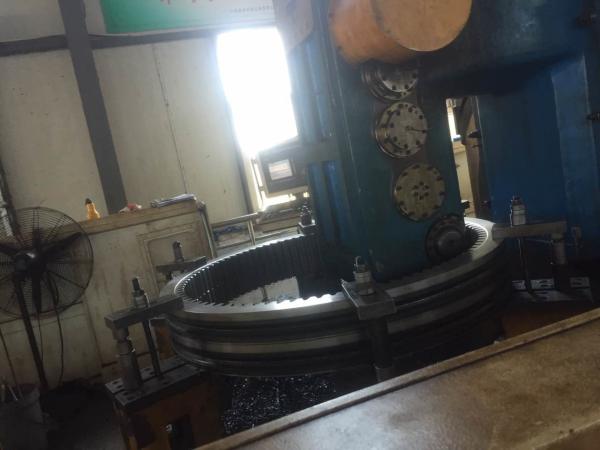 ZX160 ZX200 with part number 9169646 excavator slewing ring swing circle
