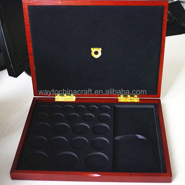 Handmade Customized Single Wooden Coin Box in Timber Varnishing Handling