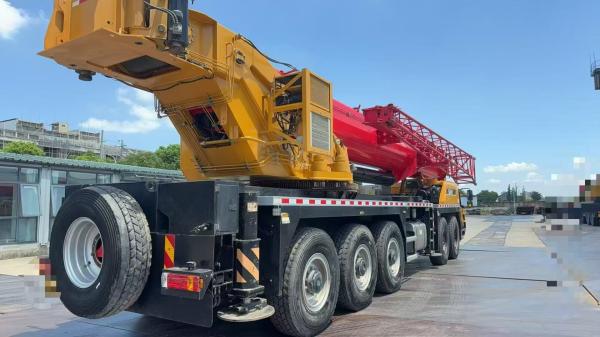 2022 STC130C8-6 grúa de camión usado 130T Capacidad 85.5m Alturas