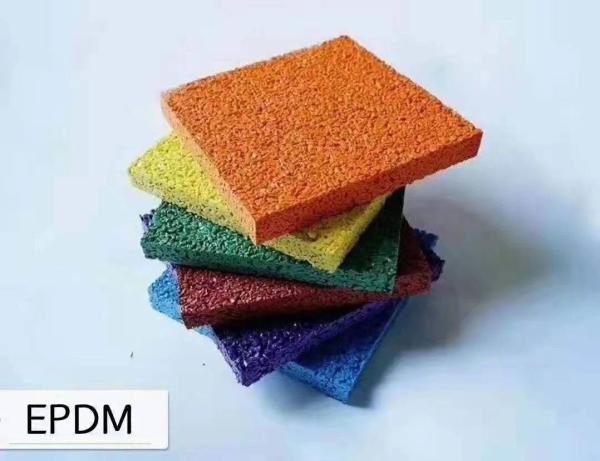 Yellow / Orange Rubber Mulch Pellets Eco Friendly Playground Rubber Granules
