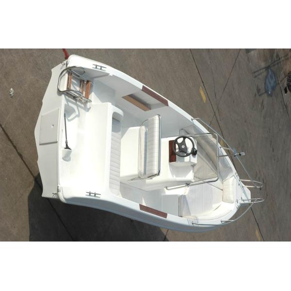 Fiberglass Simple Pleasure Yacht Comfortable / Durable 5.5m With Sunbath Bed