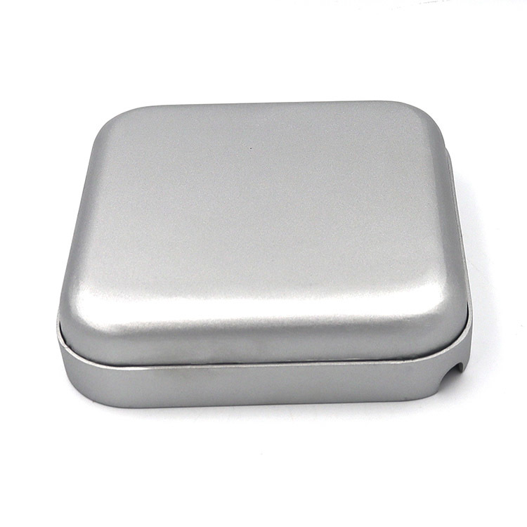 Square Aluminum Alloy Metal Ashtray with Rotatable Swivel Lid and Windproof Design for Home Bar Hotel