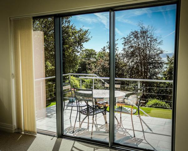 Interior Decorative Bedroom Aluminium Sliding Glass Doors And Window Eco - Friendly Glue slide door aluminum profile