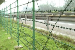Hot-Dip Galvanized Blade Accordion Wire Mesh Security Fence for Chemical Composition