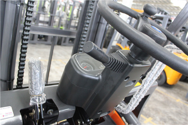 3.5T Small Diesel Forklift Orange Diesel Engine Forklift Japan Isuzu Engine