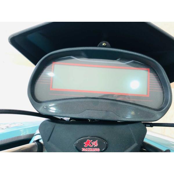 Transporte de carga Triciclo de 200 cc com motor e chassi 50*100 na Costa do Marfim