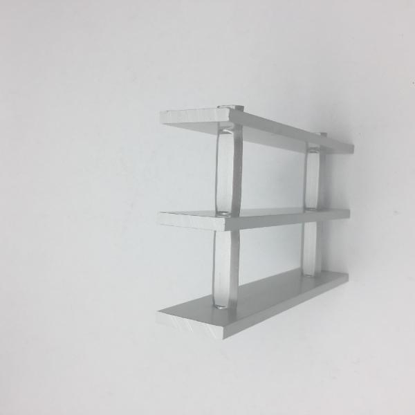 Calzada serrada seguridad de anodización del tejado del tratamiento de la reja de aluminio material de la barra T6063