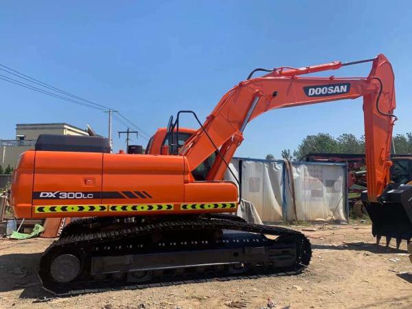                  Used Excavator Doosan Dx300LC Secondhand 30t Crawler Track Digger Dh300LC Original Korea 30 Ton Resonalable Price             