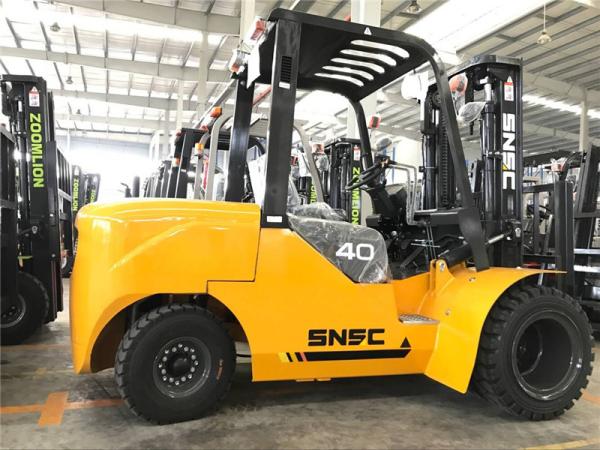 4Camião de empilhadeira diesel de 0,0 toneladas com espelho traseiro 3 vezes mais largo e proteção superior à prova de água