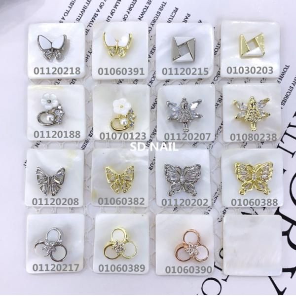 8 Colors Super Glitter Crystal Tiny Diamond Powder Nail Art Decoration Accessory