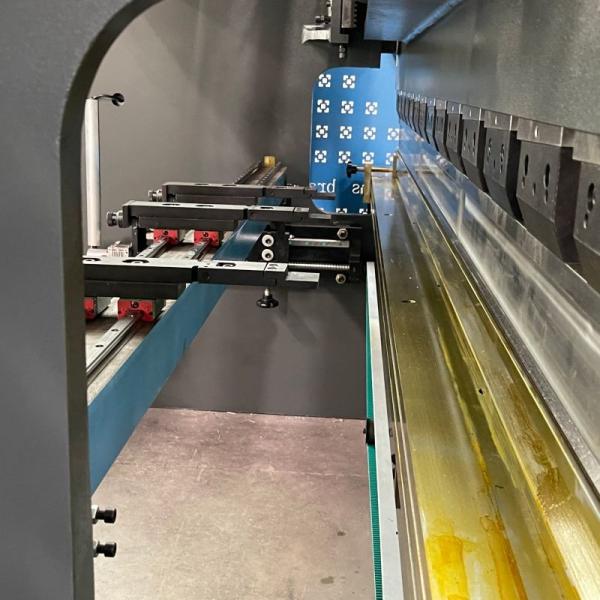 Hydraulic NC Press Brake Big Bending Machine WC67Y-100T3200 With Electric Compensation Device