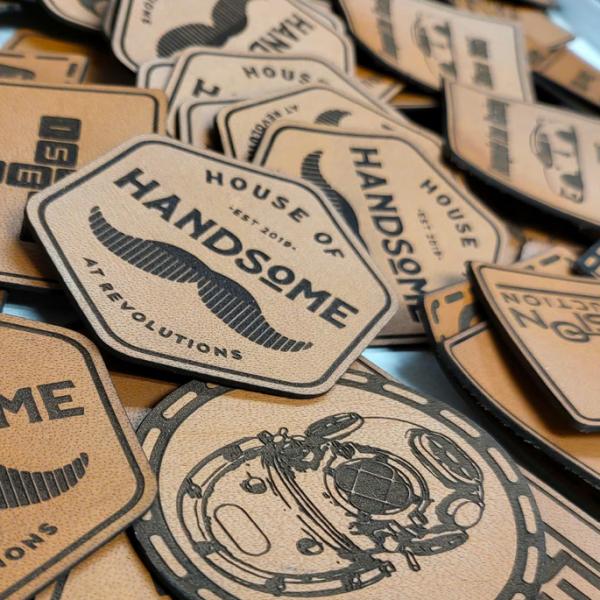 Best Supplier China Manufacturer Hot Sale Debossed Leather Logo Name Label Iron On Sew On Custom Leather Patch For Caps Hats Jeans