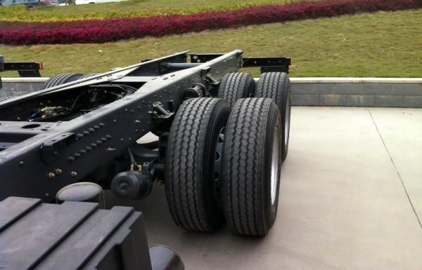 6x4 245hp Cargo Van Truck With Cummins C245 33engine / Fast 9JS119T-B Gearbox