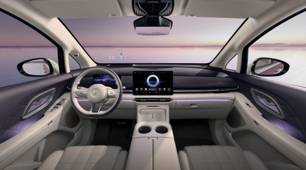 2026 Voyah Dreamer (Lantu Dreamer) with 800V high-voltage architecture, Huawei ADS 4 advanced driver assistance system, and 350 km pure electric range