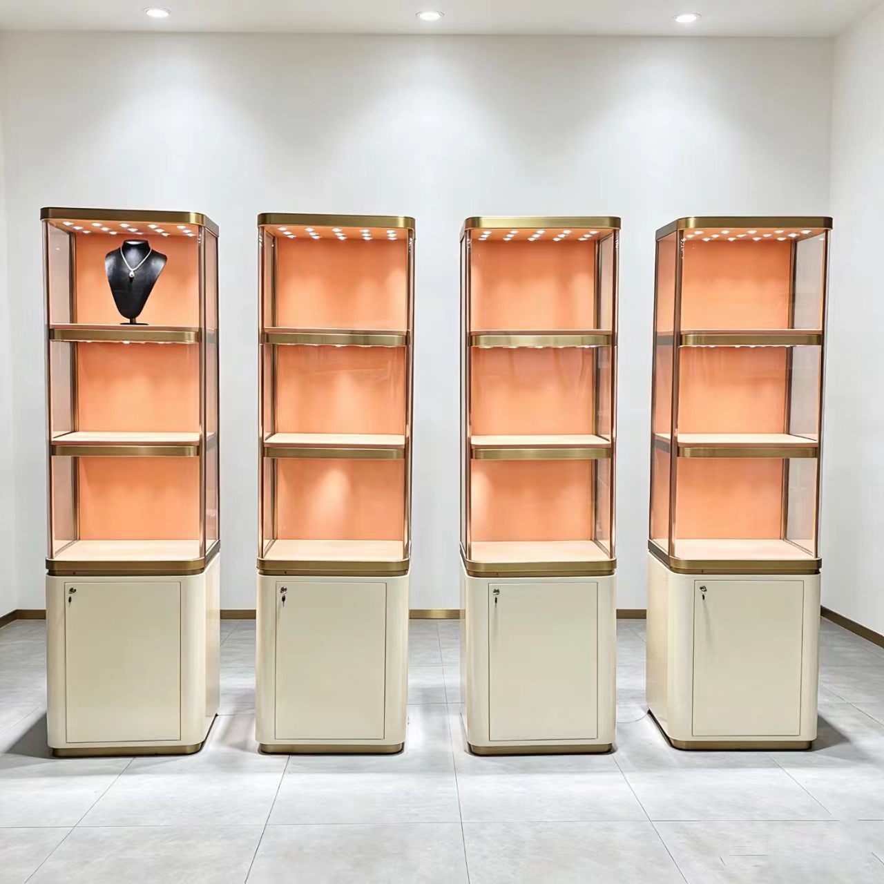 Customized Jewelry Shop Design with Interactive Digital Displays Polished Marble