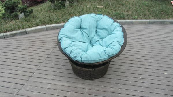 Round shape garden daybed wicker rattan beach swivel chair in all weather