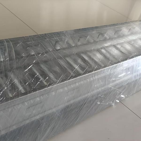 Medium Duty Load Capacity Compression Molding Cable Tray 100mm Width For Benefit