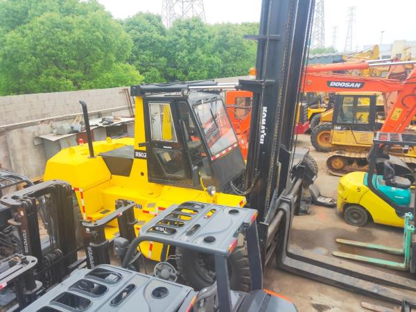                  Used Japanese 25 Ton Foklift Used Forklift Komatsu Fd250 Used Komatsu 2ton-30ton Forklift on Sale             