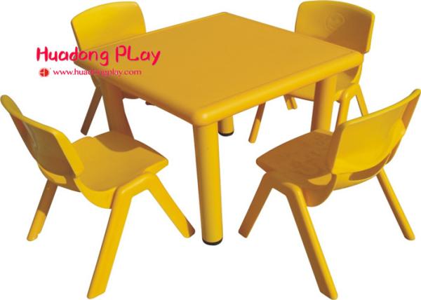 UV Resistant Hard Plastic Furniture 60*60*50 Resting For Eating And Studying