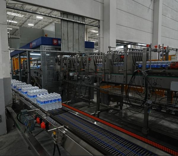 Customized Model Industrial Shrink Wrapping Machine For Bottled Water
