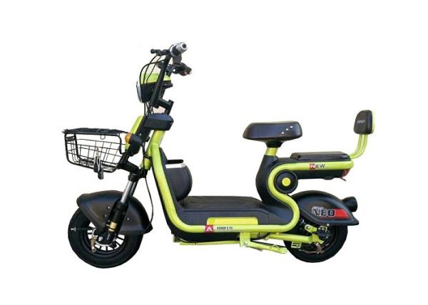 Yellow Electric Moped Street Bike  Moped Pedal Bike High Performance