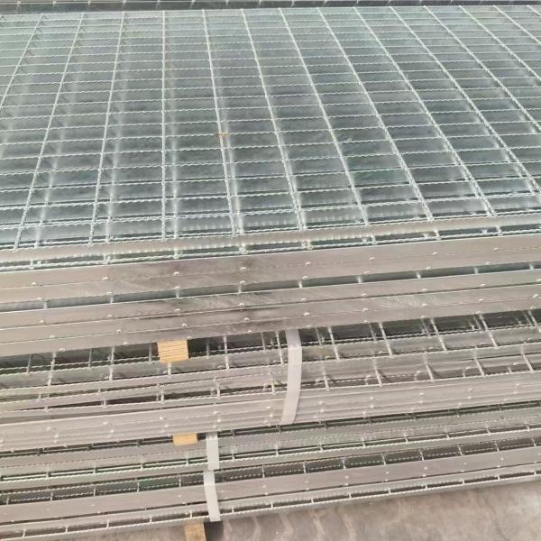 Ventilated explosion-proof steel grating plate with light weight and strong bearing capacity
