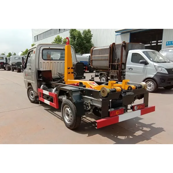 Foton 3cbm/3000liters Garbage Truck , Hook Lift Arm Type Garbage Transfer Truck