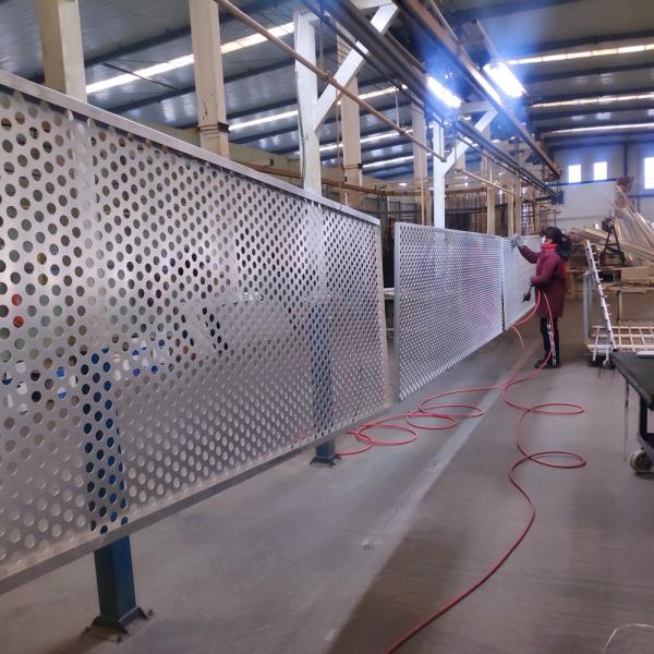 Черная алюминиевая перфорированная металлическая плита для шторы 1,8 мм