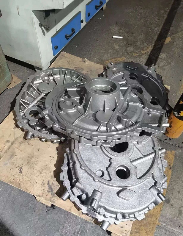 High Rigidity Cast Iron Reducer Housing with Reinforced Rib Structure and Integrated Multi-Bore Design for Heavy Transmission Equipment
