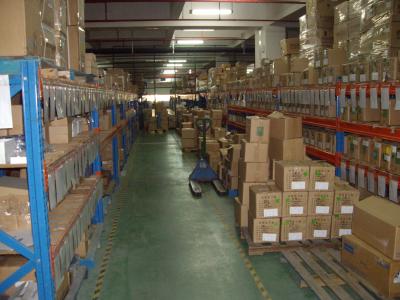 Dever médio azul/alaranjado que arquiva com operação manual, aço/racking de madeira da pálete da placa