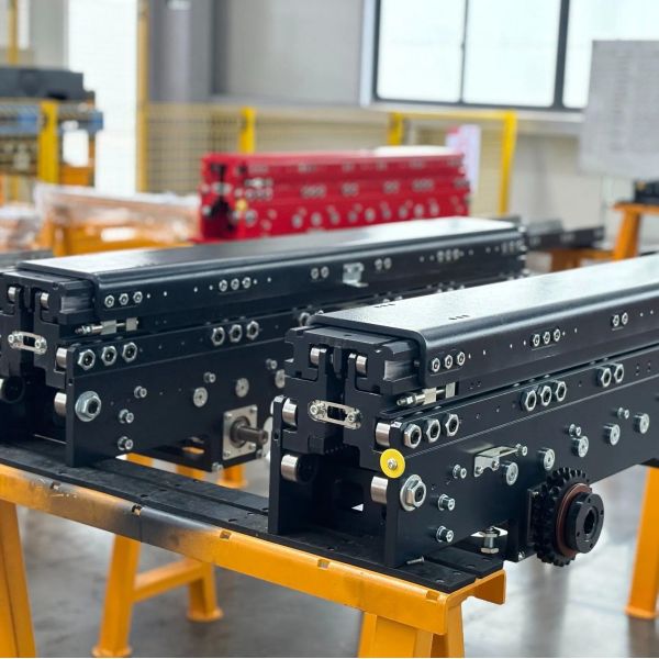 0.8 Ton Load Forklift Forks 1200 X 1200 X 1500mm Pallet Telescopic Lifting Fork