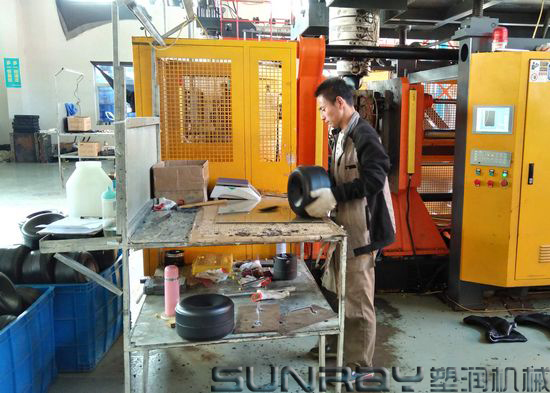 Plastic Wheel Blow Molding Equipment , Toy or Car Tire EBM Machine SRB80