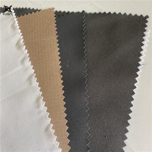 Tecido de microfibra de poliéster suave e resistente à umidade para camisas e vestuário desportivo masculino
