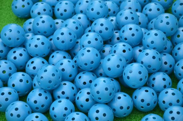 hollow practice golf ball ， hole hole plastic golf ball ， golf ball , golf balls ,  golf practice ball