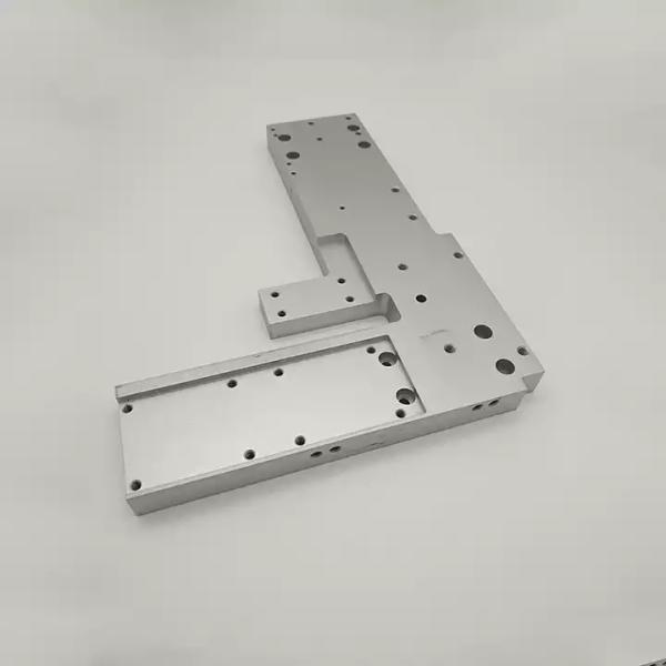 Латунный CNC обрабатывает подвергая механической обработке процесс на токарном станке оси автозапчастей 5 мотоцикла филируя поворачивая