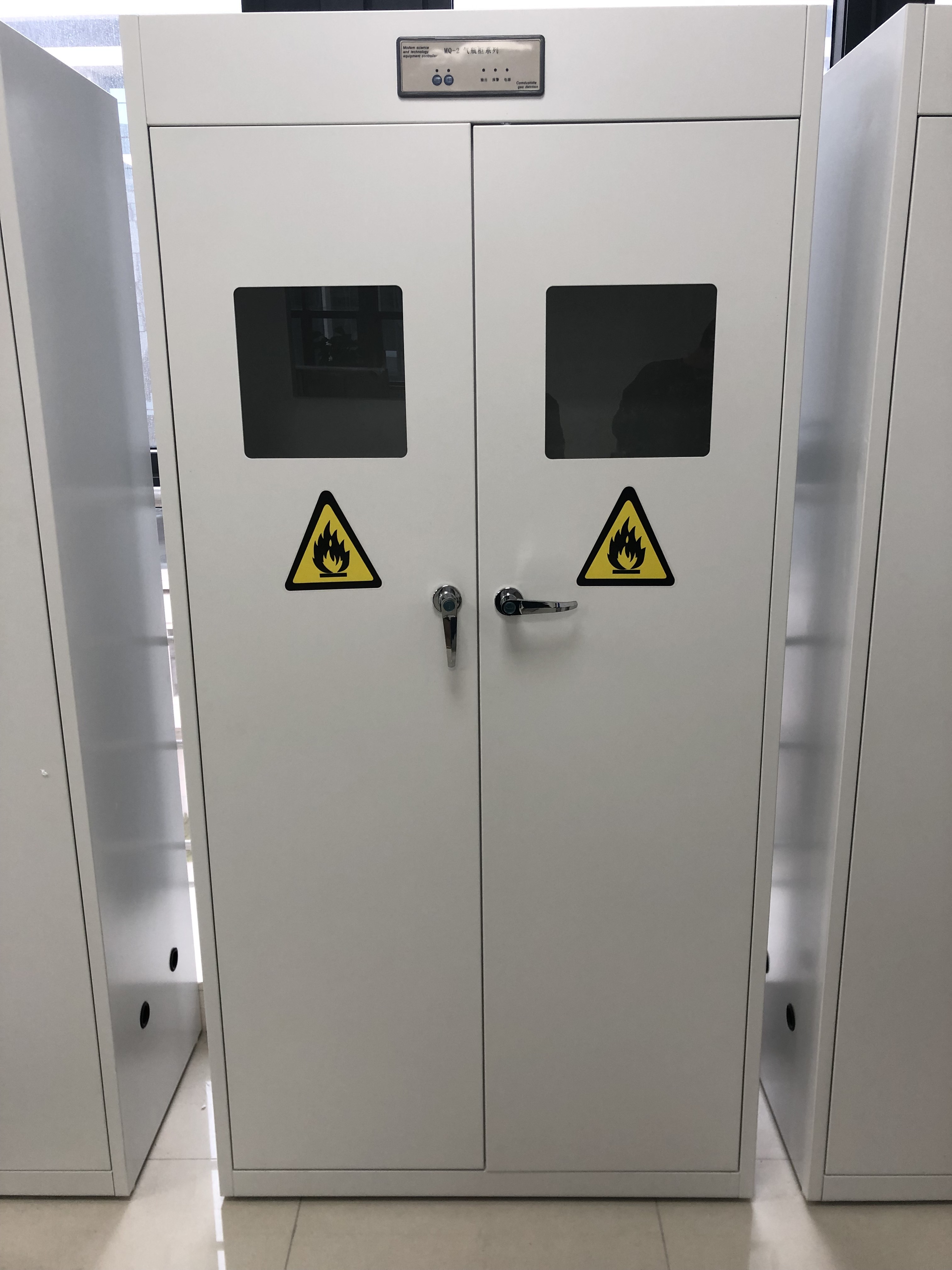 Heavy Duty Gas Cylinder Cabinet All Steel Gas Bottle Storage Cabinet Corrosion Proof