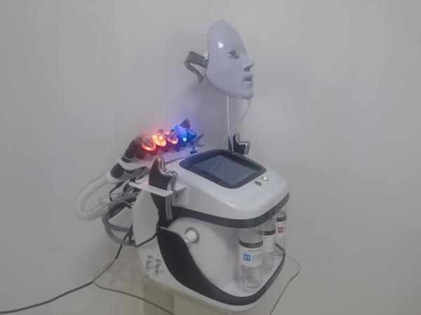 Máquina de cuidado de la piel de dermoabrasión con inyección de aire recargable multipolar portátil